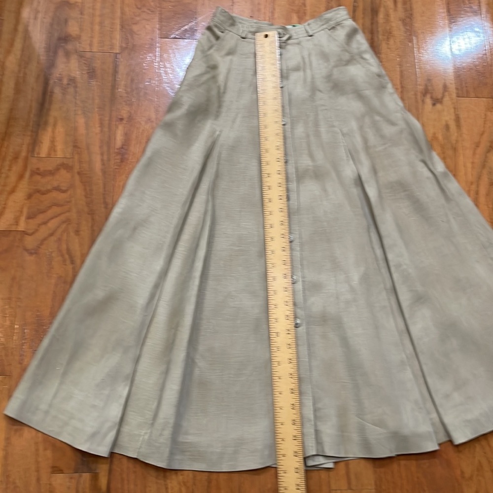 Liz Claiborne 100% Linen Natural Color Button Down Skirt 2 side pockets Size 4 - Picture 8 of 12